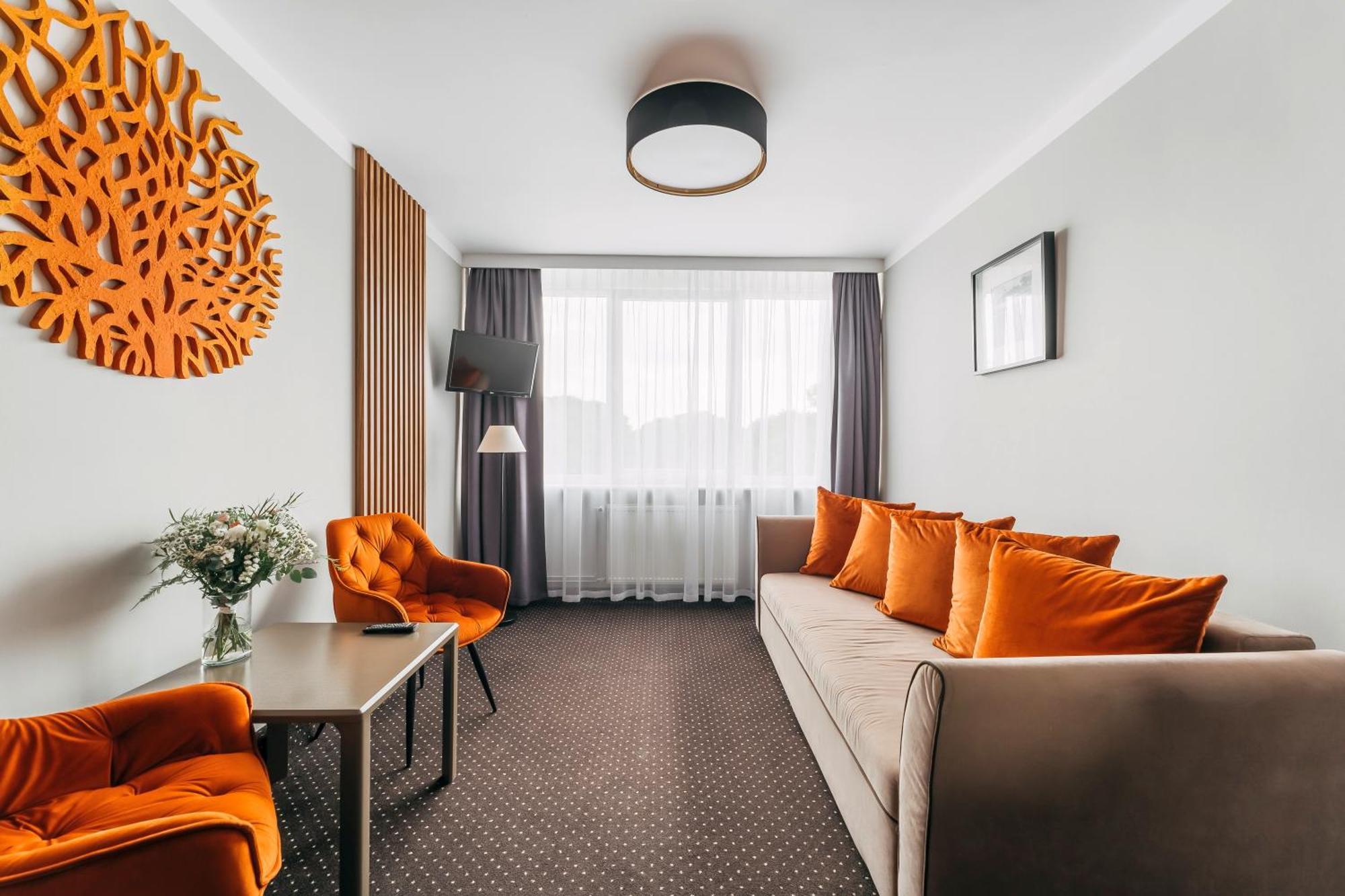 Hotel New Skanpol Kolobrzeg Exterior photo