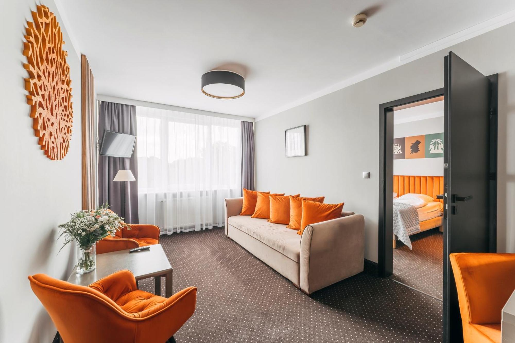 Hotel New Skanpol Kolobrzeg Exterior photo